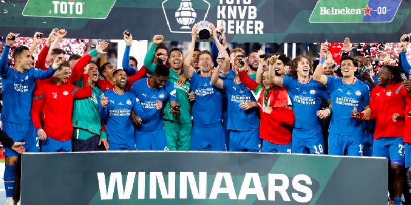 Trận chung kết lịch sử trong lịch thi đấu cúp quốc gia Hà Lan